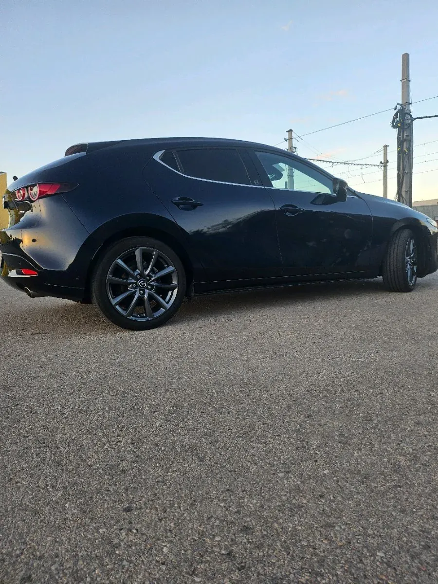 Mazda Mazda3 2020 photo 3