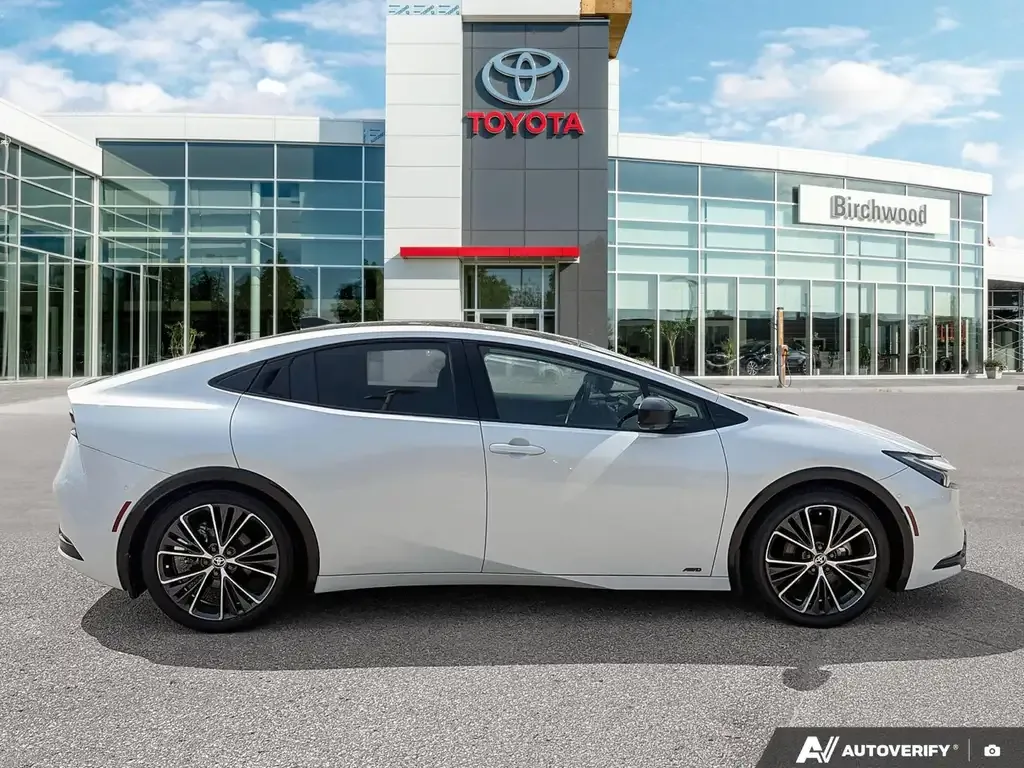 Toyota Prius 2024 photo 5