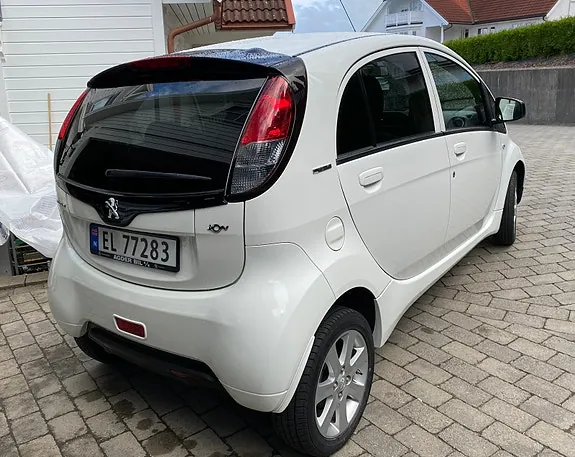 Peugeot Ion 2015 photo 2