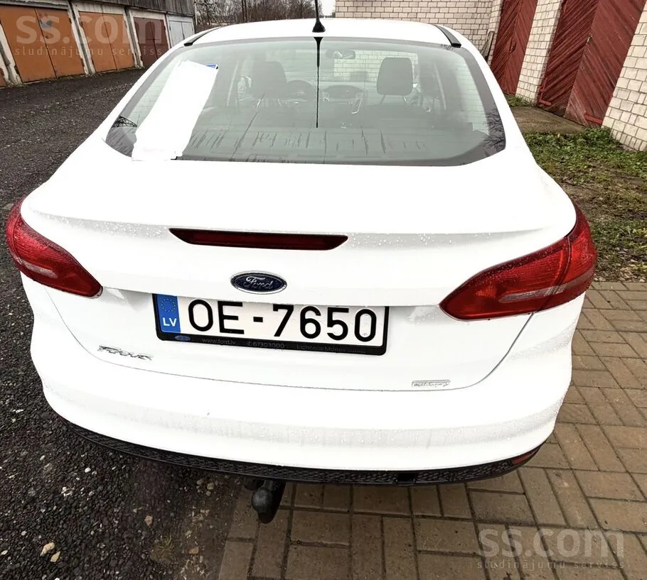 Ford Focus 2015 photo 2