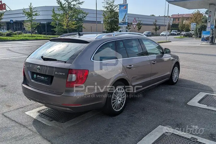 Skoda Superb 2010 photo 5