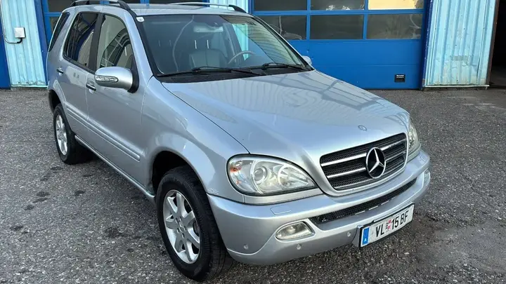 Mercedes-Benz M-Class 2004 photo 2