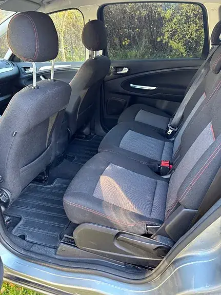 Ford S-Max 2010 photo 5
