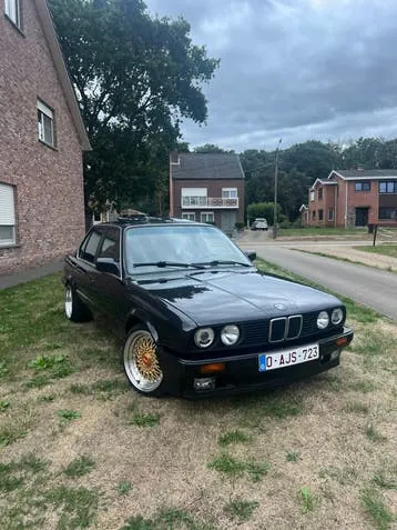 BMW E30