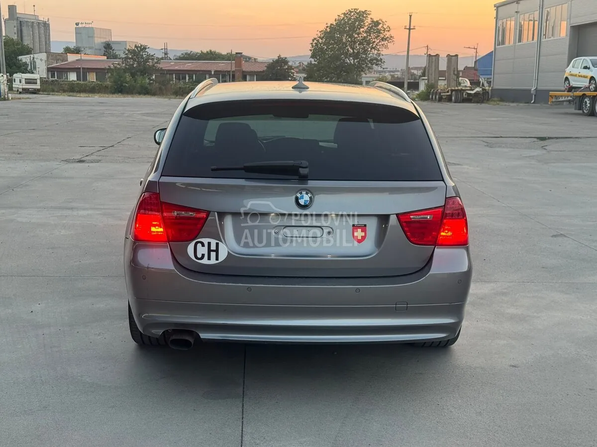 BMW 3 Series 2011 photo 5