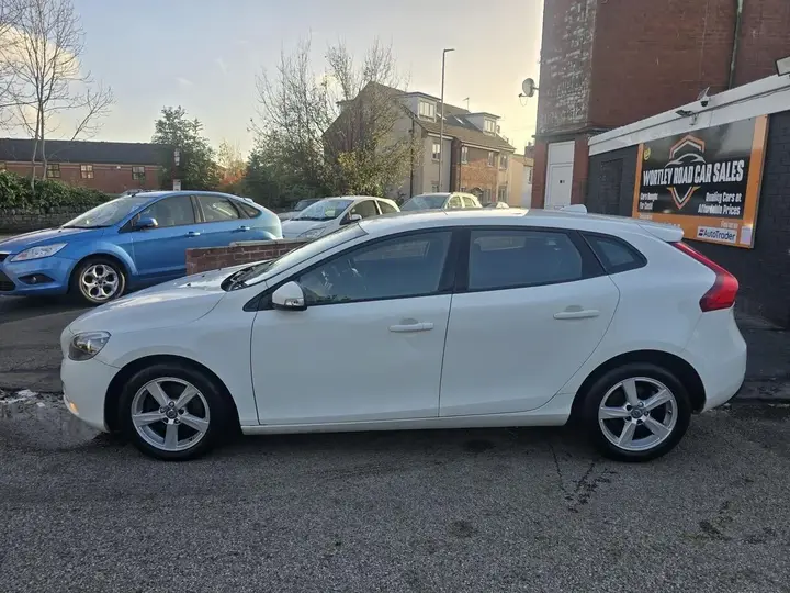 Volvo V40 2016 photo 2