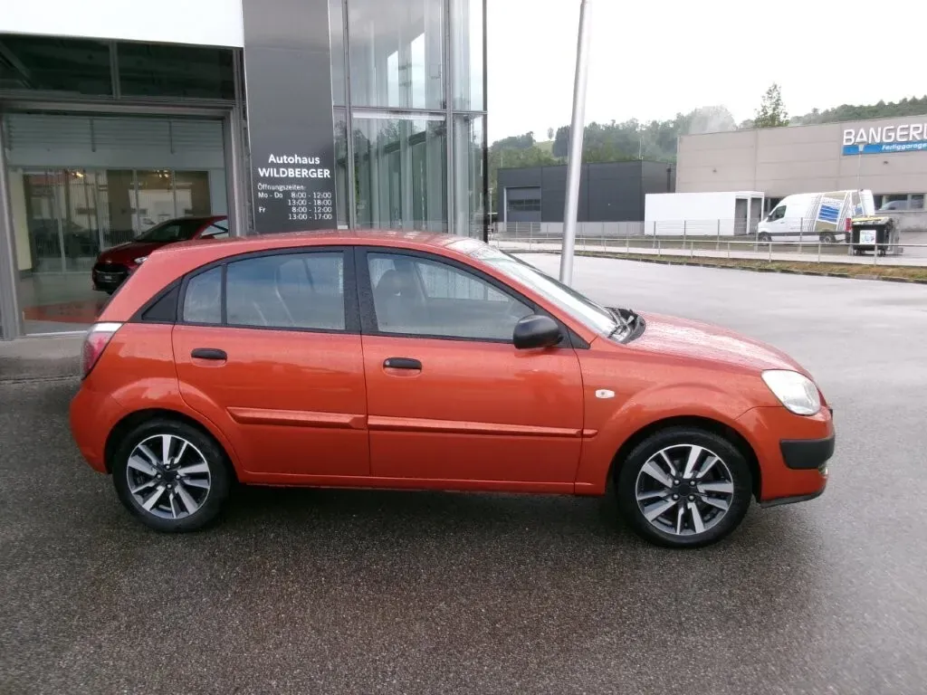 Kia Rio 2010 photo 2