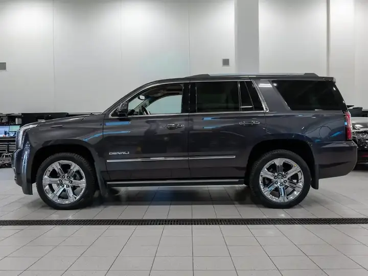 GMC Yukon 2018 photo 2