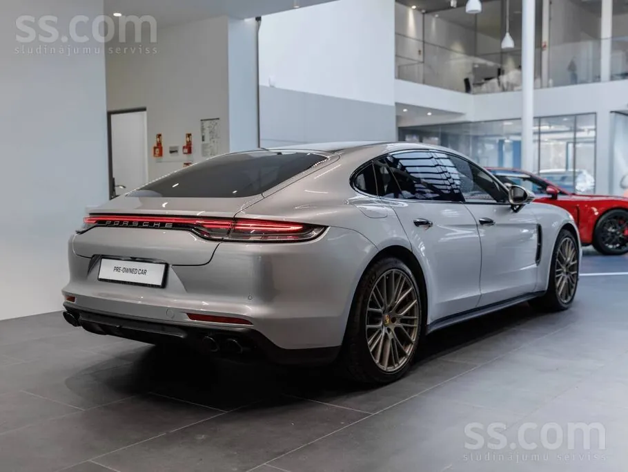 Porsche Panamera 2023 photo 3