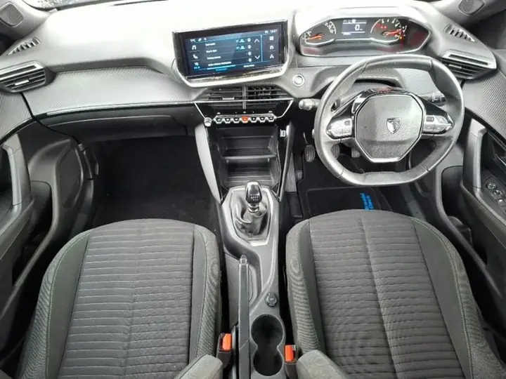 Peugeot 2008 2023 photo 2
