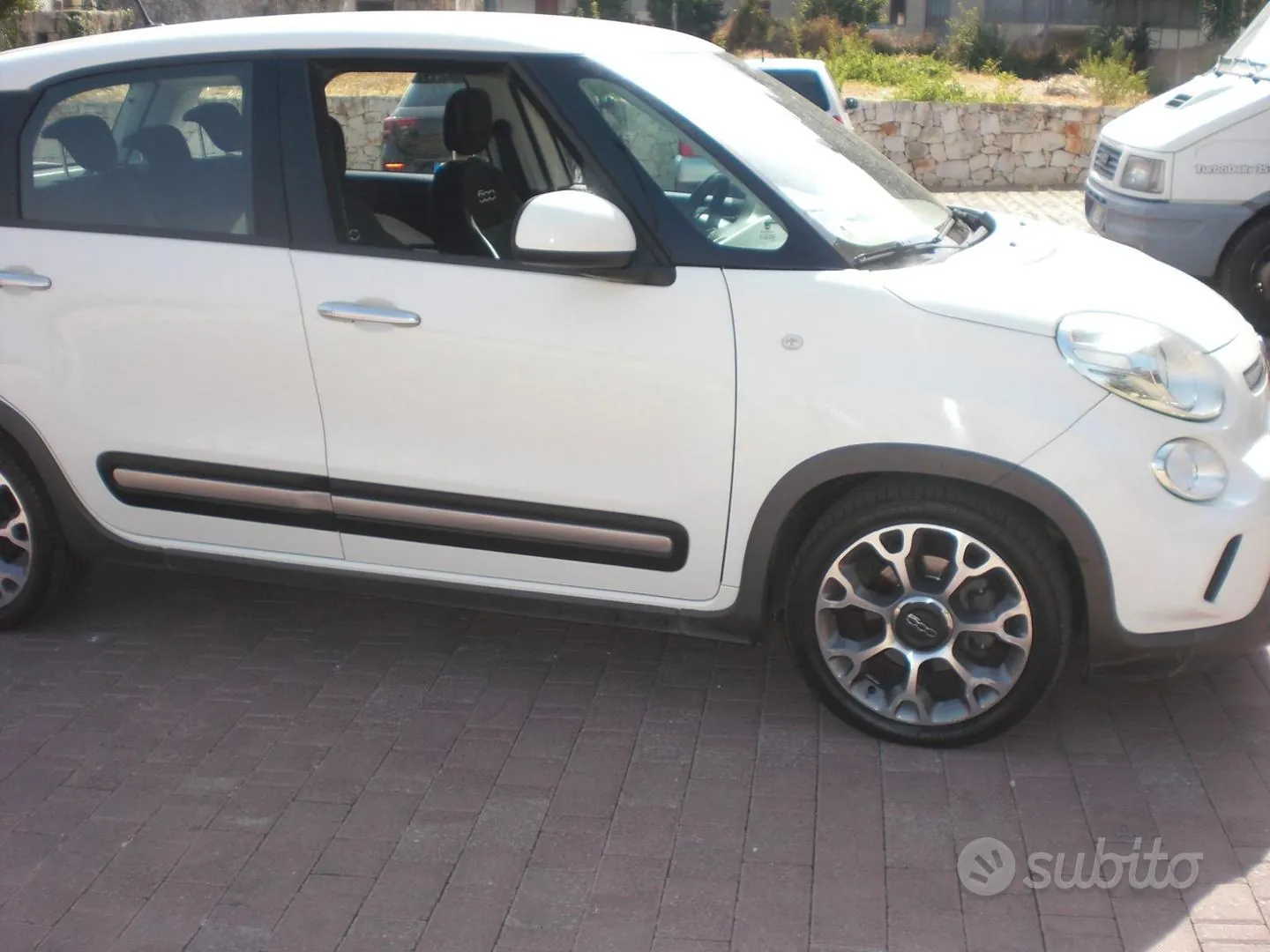 Fiat 500L 2016 photo 2