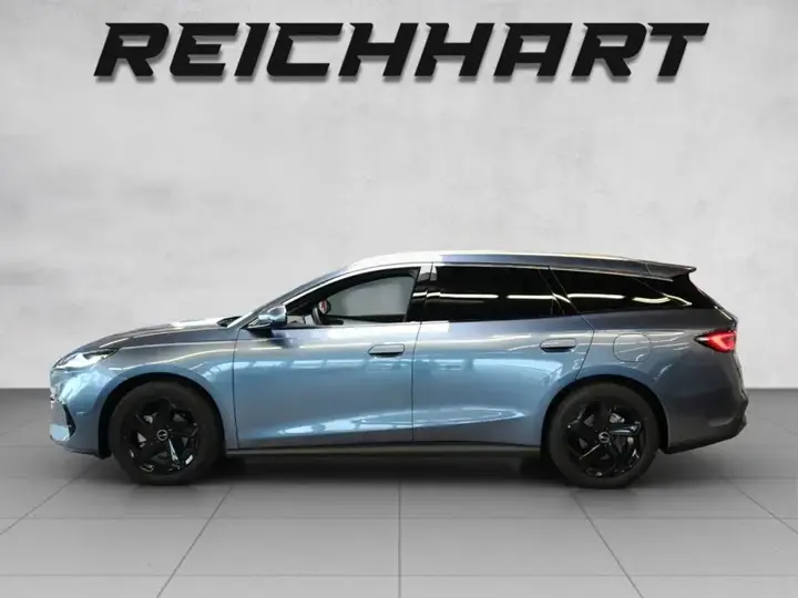 BYD Seal 6 photo 2