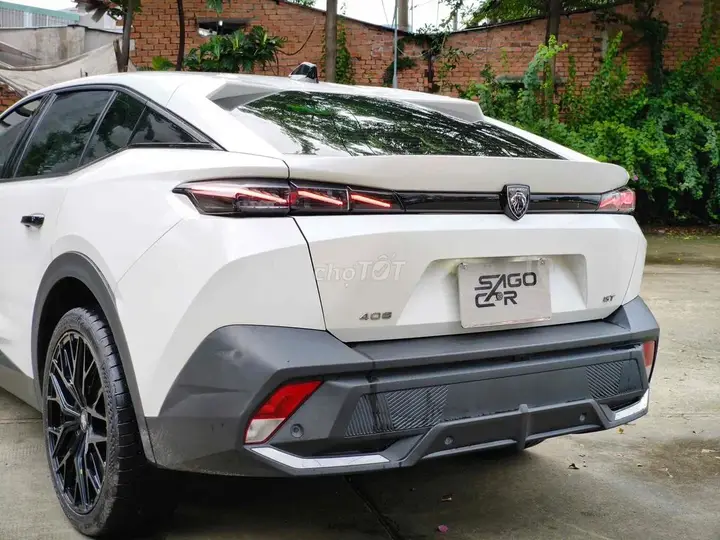 Peugeot 408 2023 photo 3