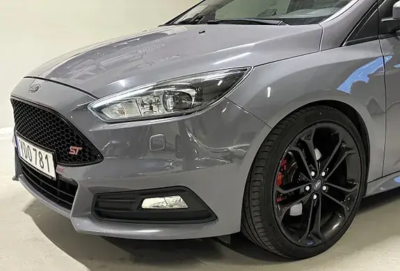 Ford Focus 2016 photo 2