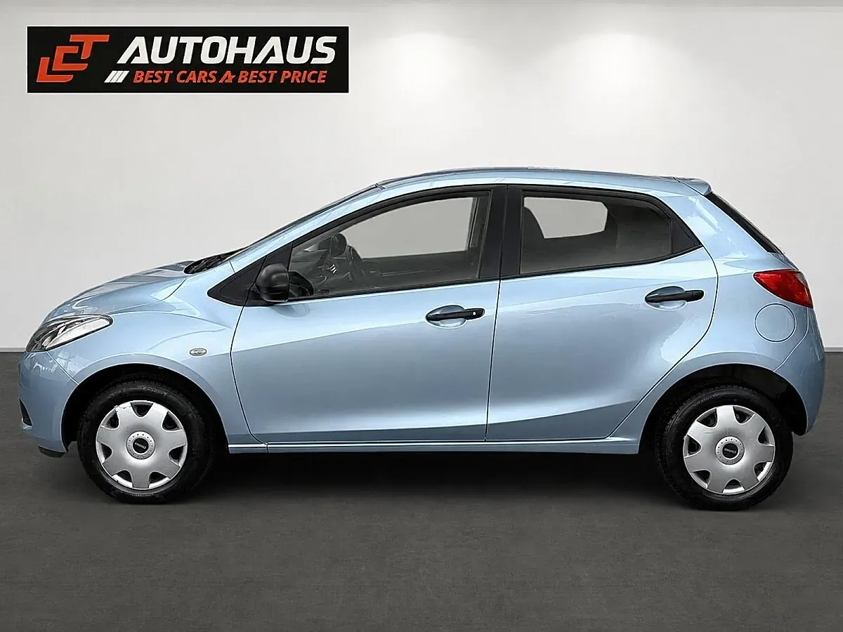 Mazda Mazda2 2009 photo 2