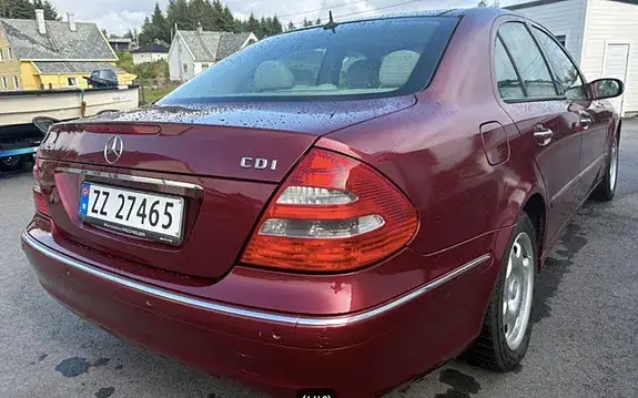 Mercedes-Benz E 320 2004 photo 2