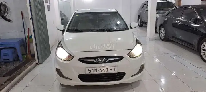 Hyundai Accent 2012 photo 3