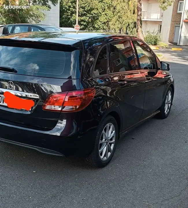 Mercedes-Benz B-Class 2015 photo 2