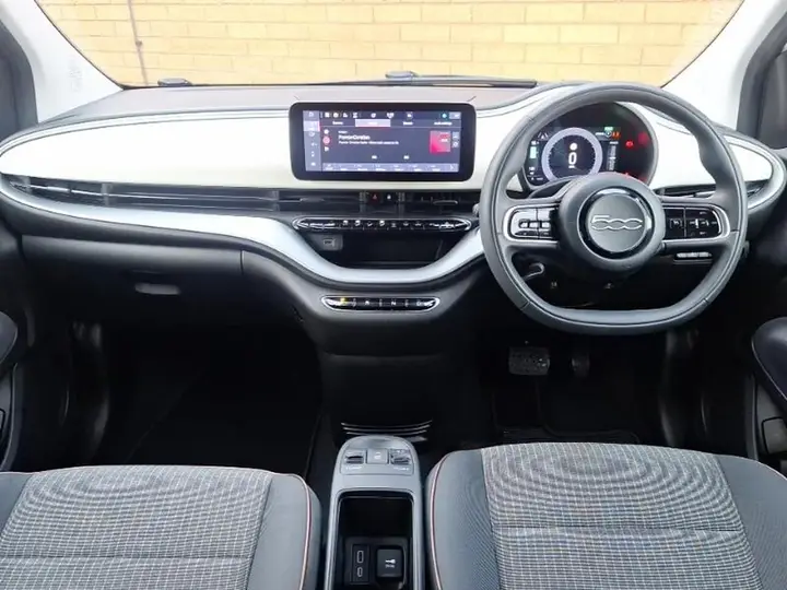 Fiat 500E 2023 photo 3
