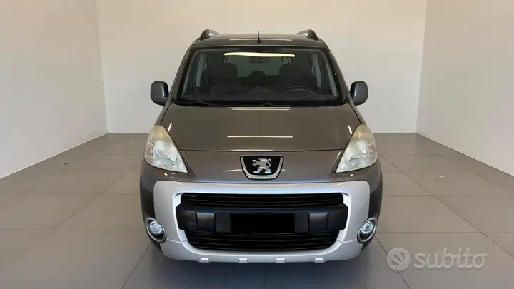 Peugeot Partner 2010 photo 2