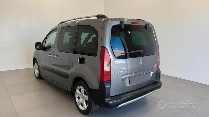 Peugeot Partner 2010 photo 4