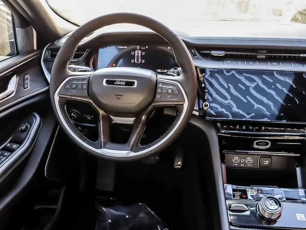 Jeep Grand Cherokee 2026 photo 5