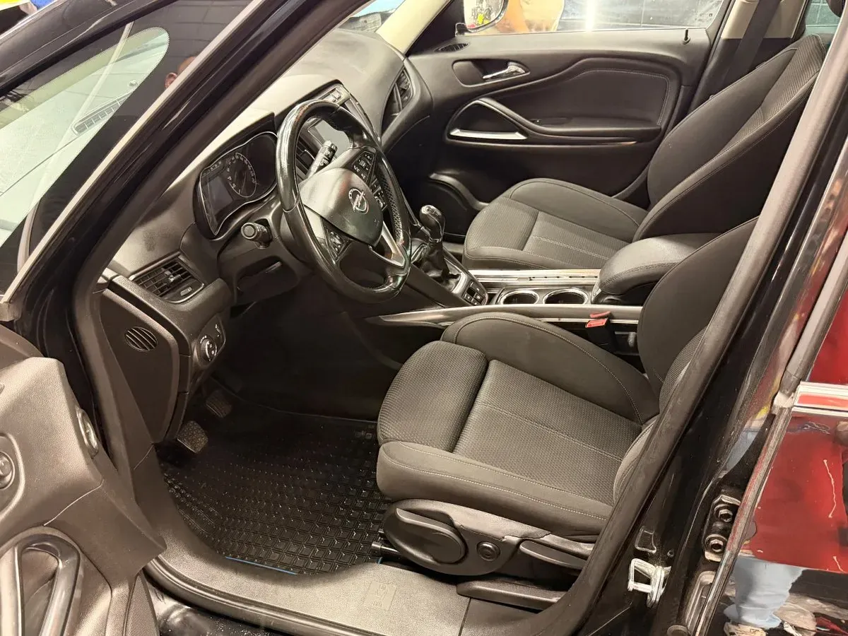 Opel Zafira 2017 photo 2