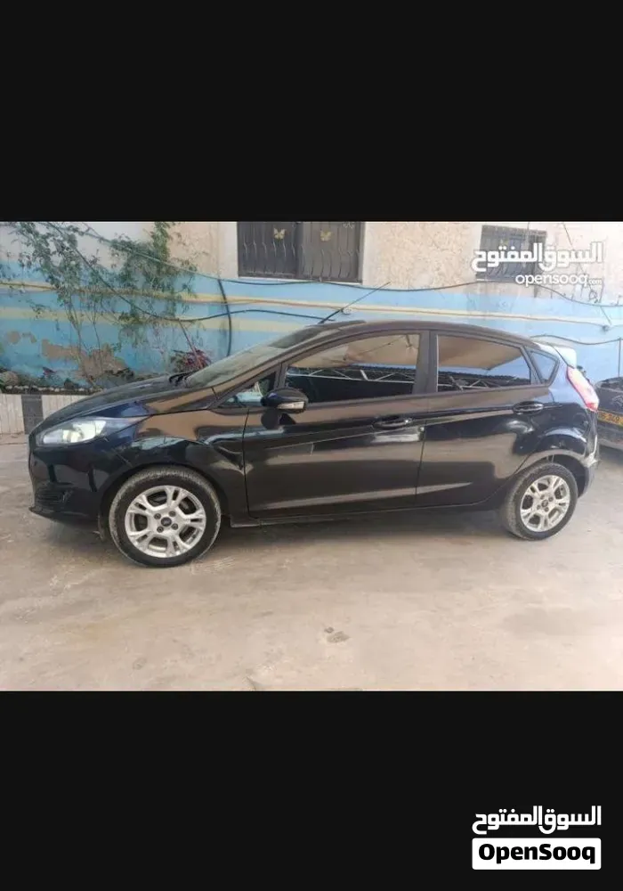 Ford Fiesta 2014 photo 2