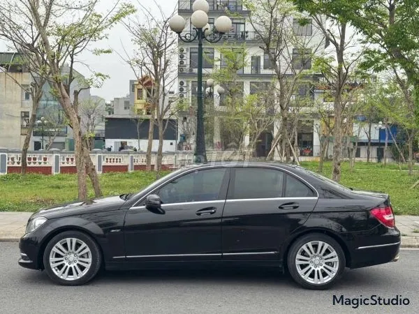 Mercedes-Benz C-Class 2011 photo 3