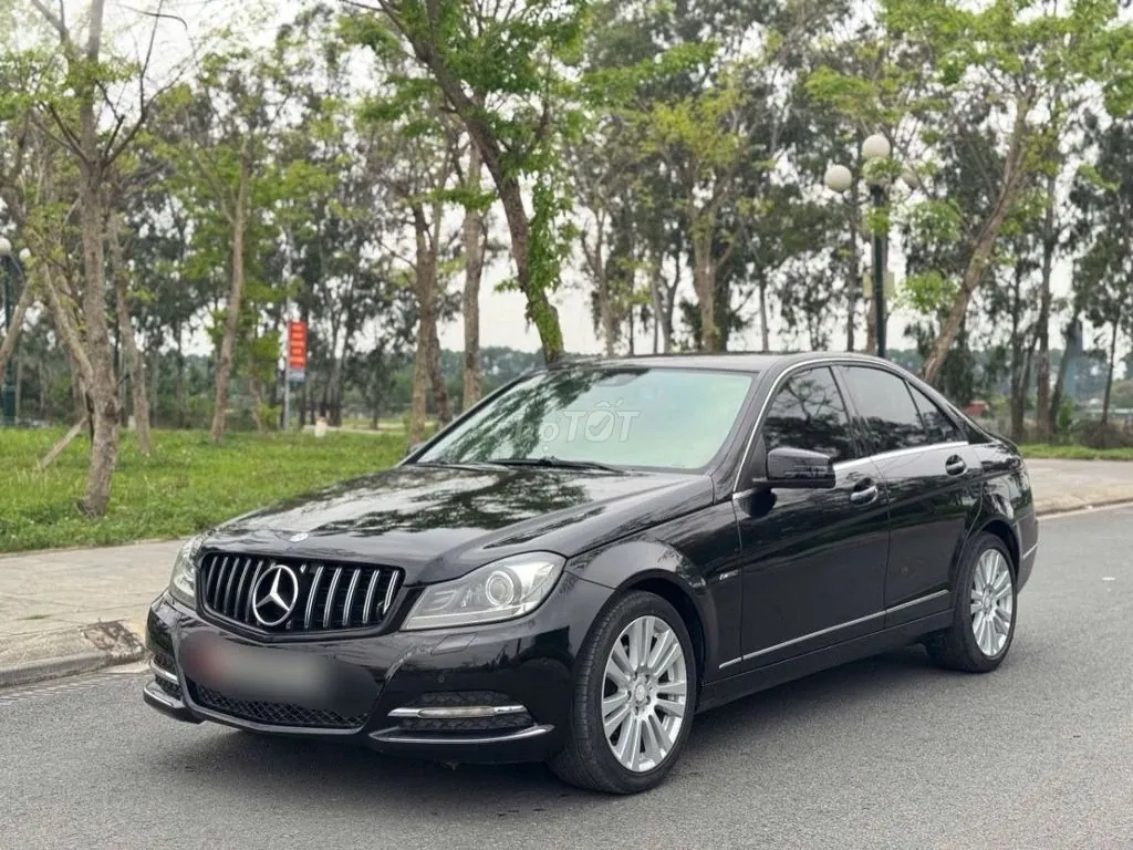Mercedes-Benz C-Class 2011 photo 2