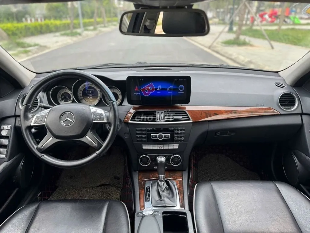 Mercedes-Benz C-Class 2011 photo 5