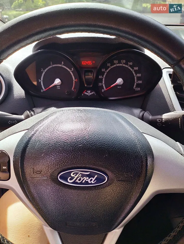 Ford Fiesta 2012 photo 5