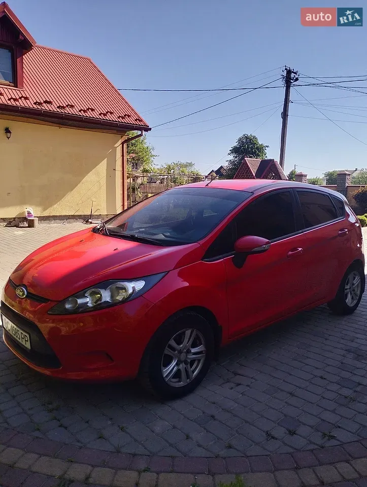Ford Fiesta 2012 photo 2