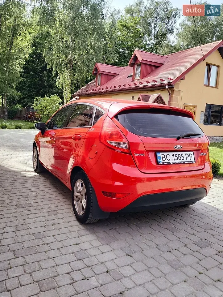 Ford Fiesta 2012 photo 4