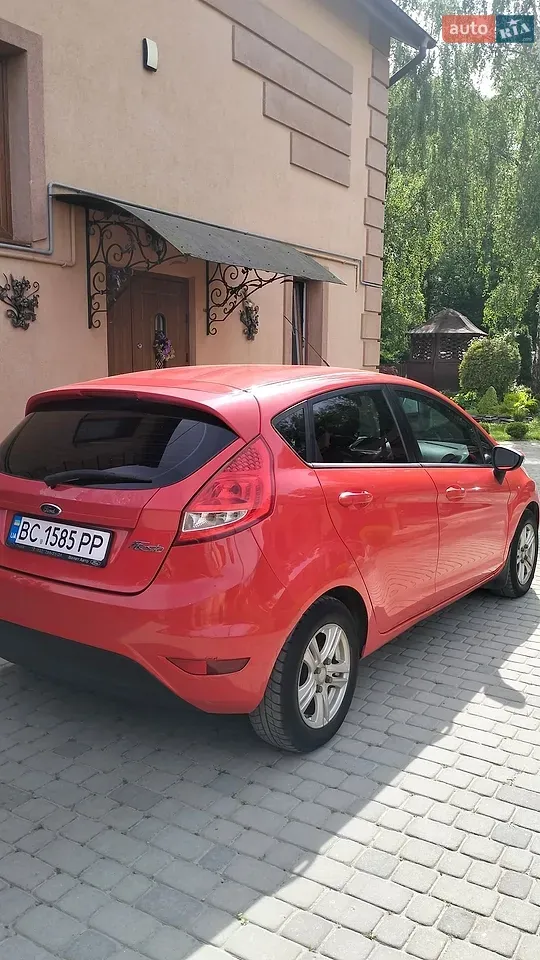 Ford Fiesta 2012 photo 3
