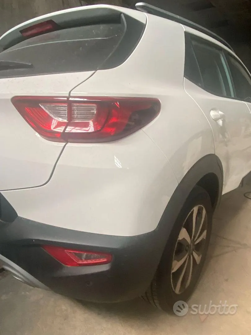 Kia Stonic 2023 photo 5
