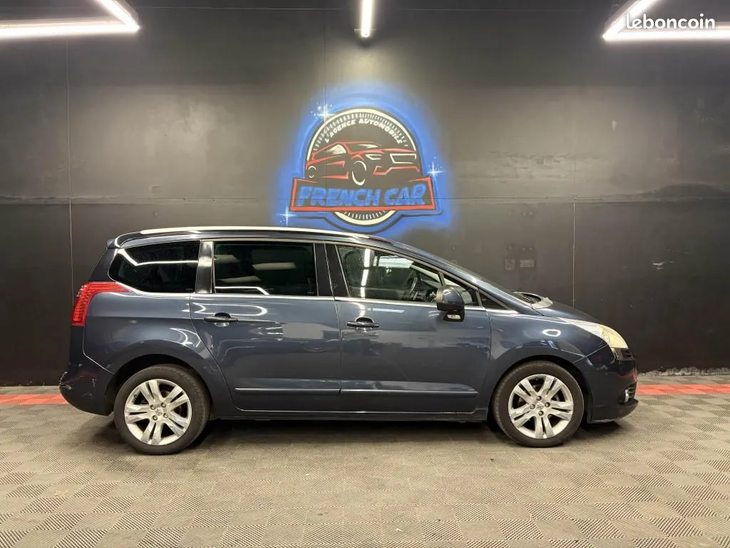 Peugeot 5008 2012 photo 3