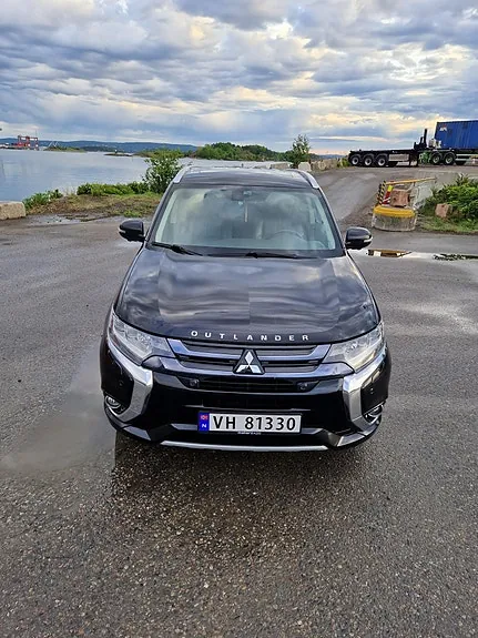 Mitsubishi Outlander 2016 photo 2