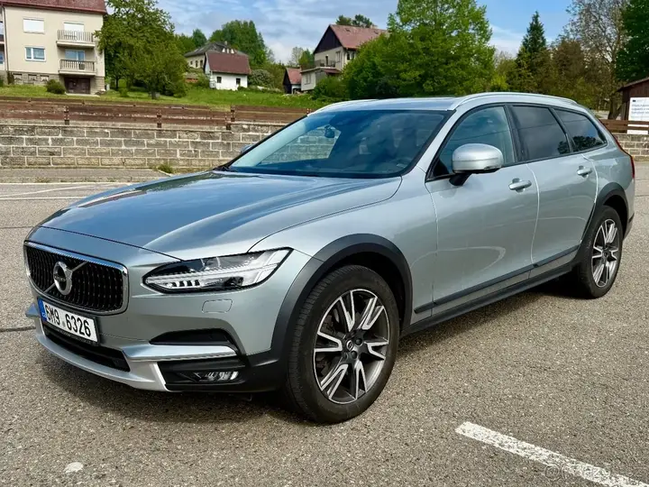Volvo V90