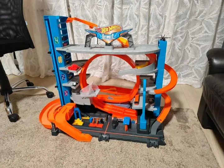 Hot Wheels Garage