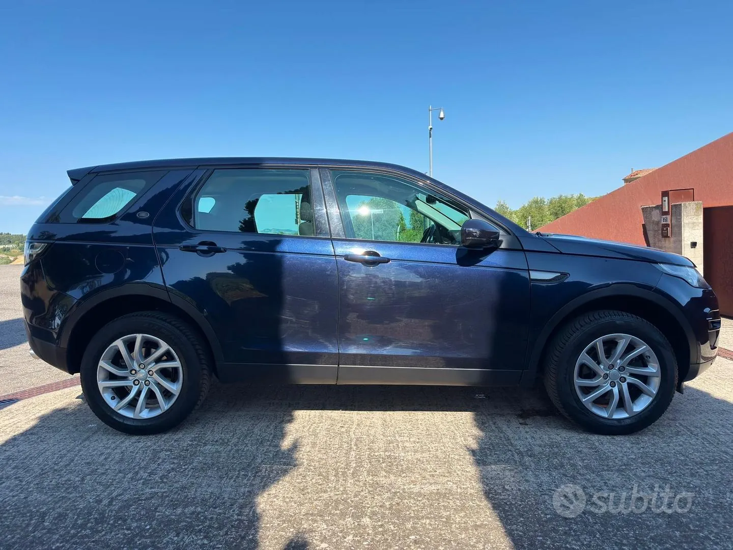 Land Rover Discovery Sport 2019 photo 4
