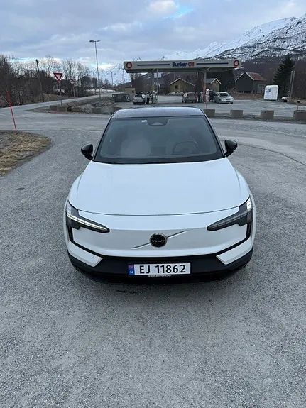 Volvo Ex30 2024 photo 3