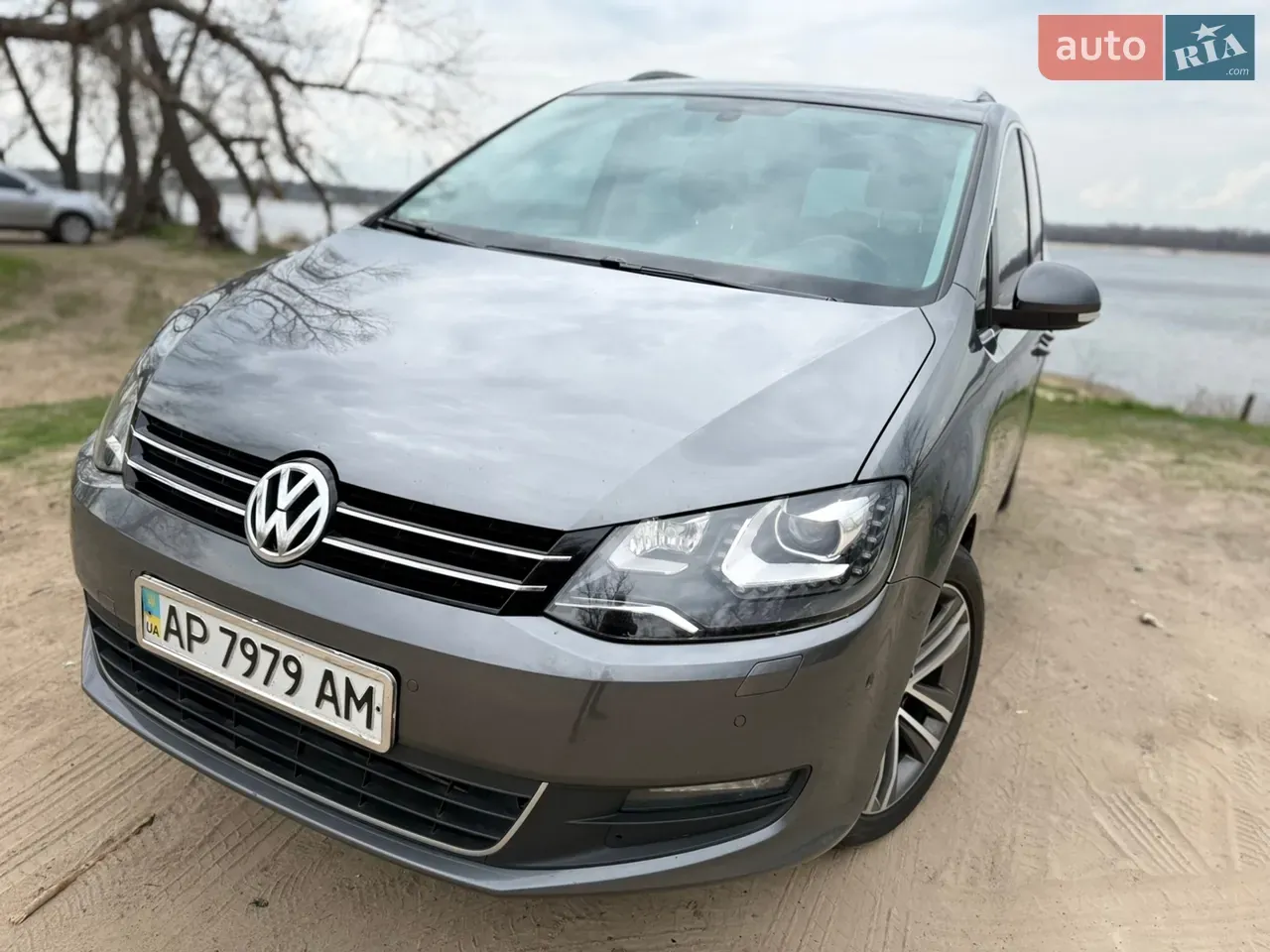 Volkswagen Sharan 2012 photo 3