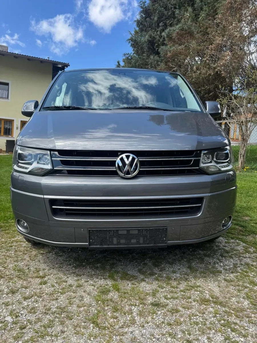 Volkswagen Multivan 2012 photo 3