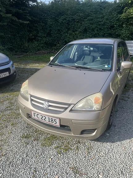 Suzuki Liana