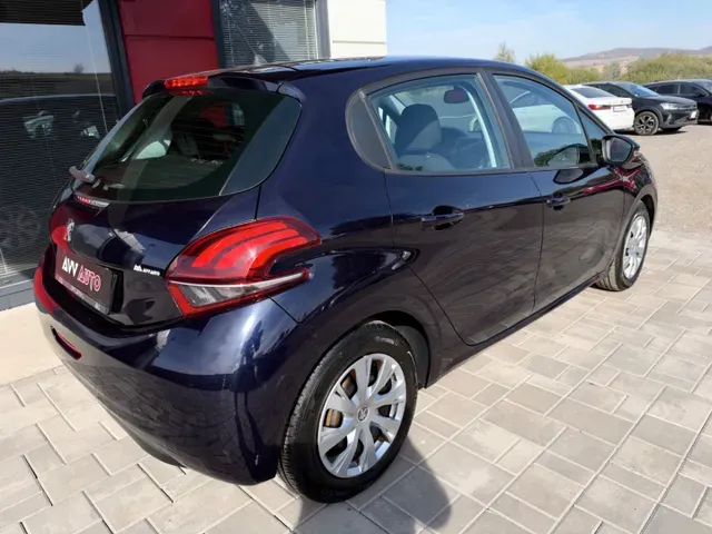 Peugeot 208 2019 photo 4
