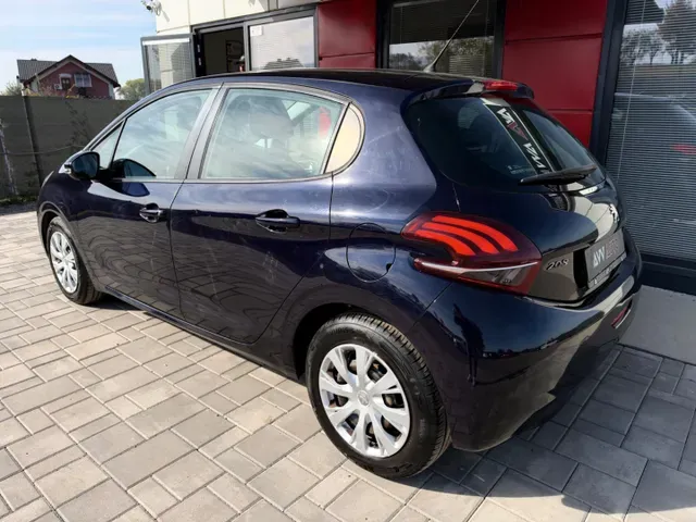 Peugeot 208 2019 photo 3