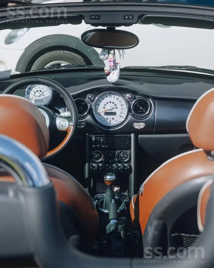 Mini One Cabrio 2008 photo 2