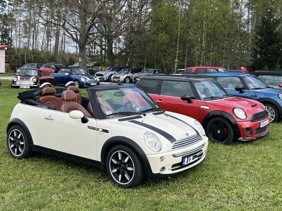 Mini One Cabrio 2008 photo 3