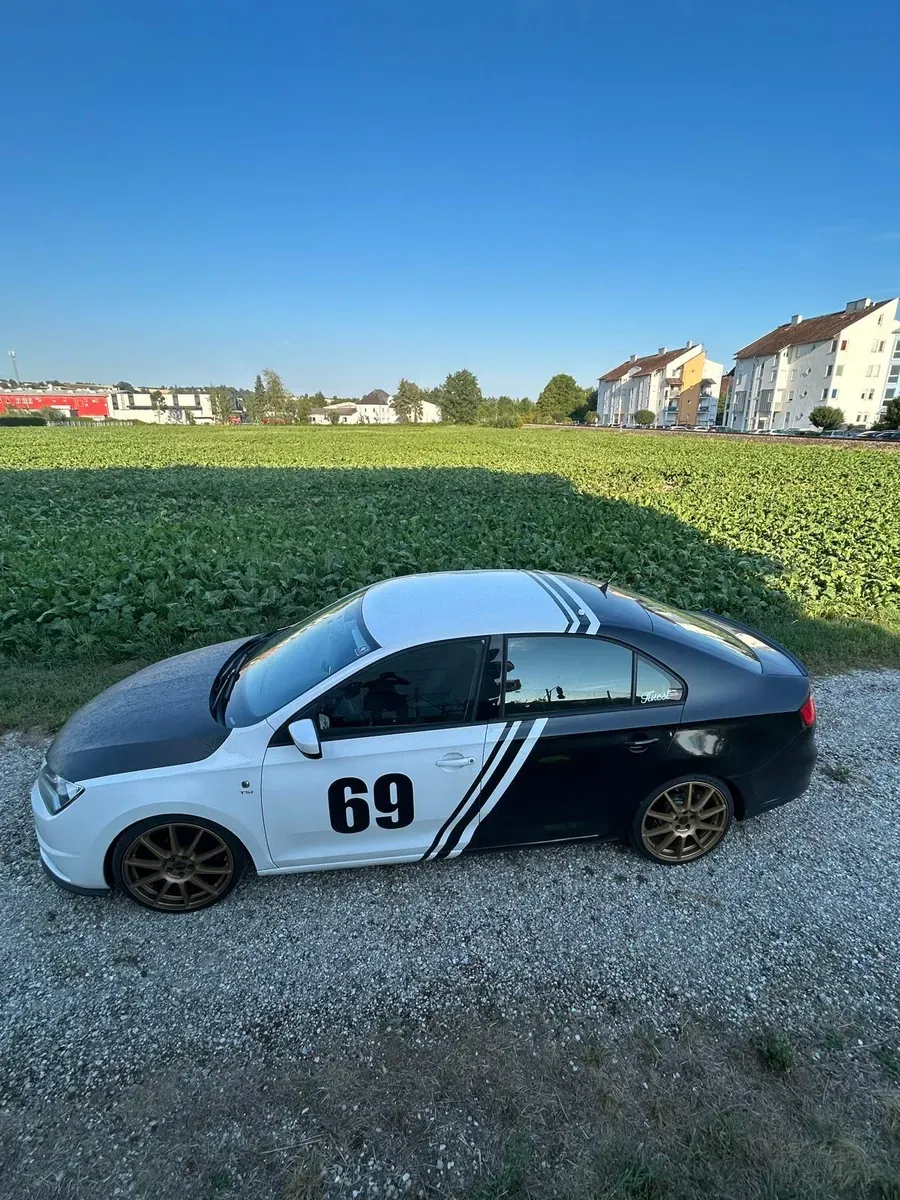Seat Toledo 2013 photo 2